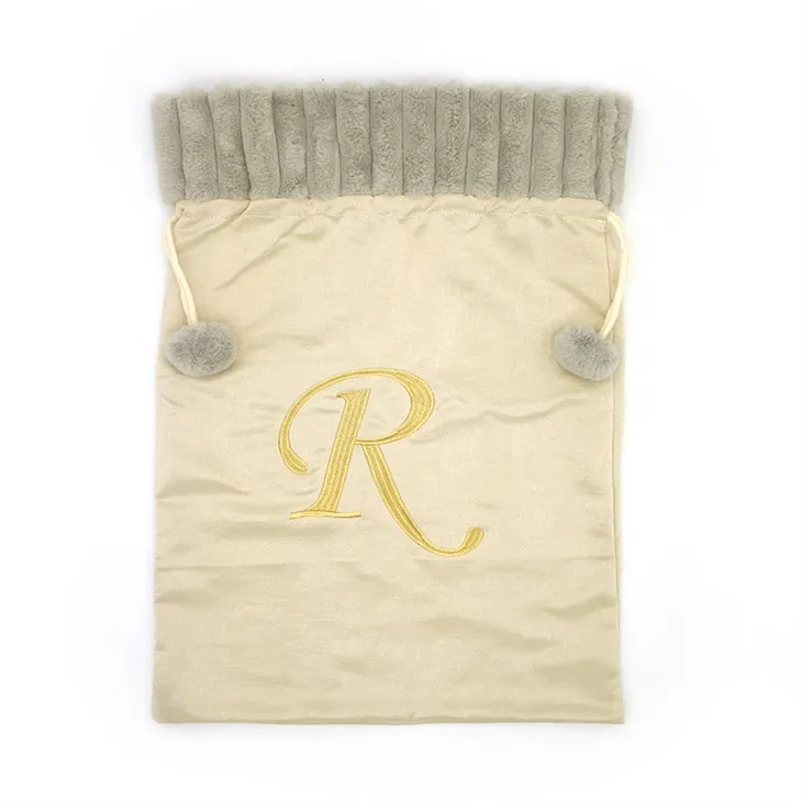 Ittra Ġgant kalzetti tal-Milied